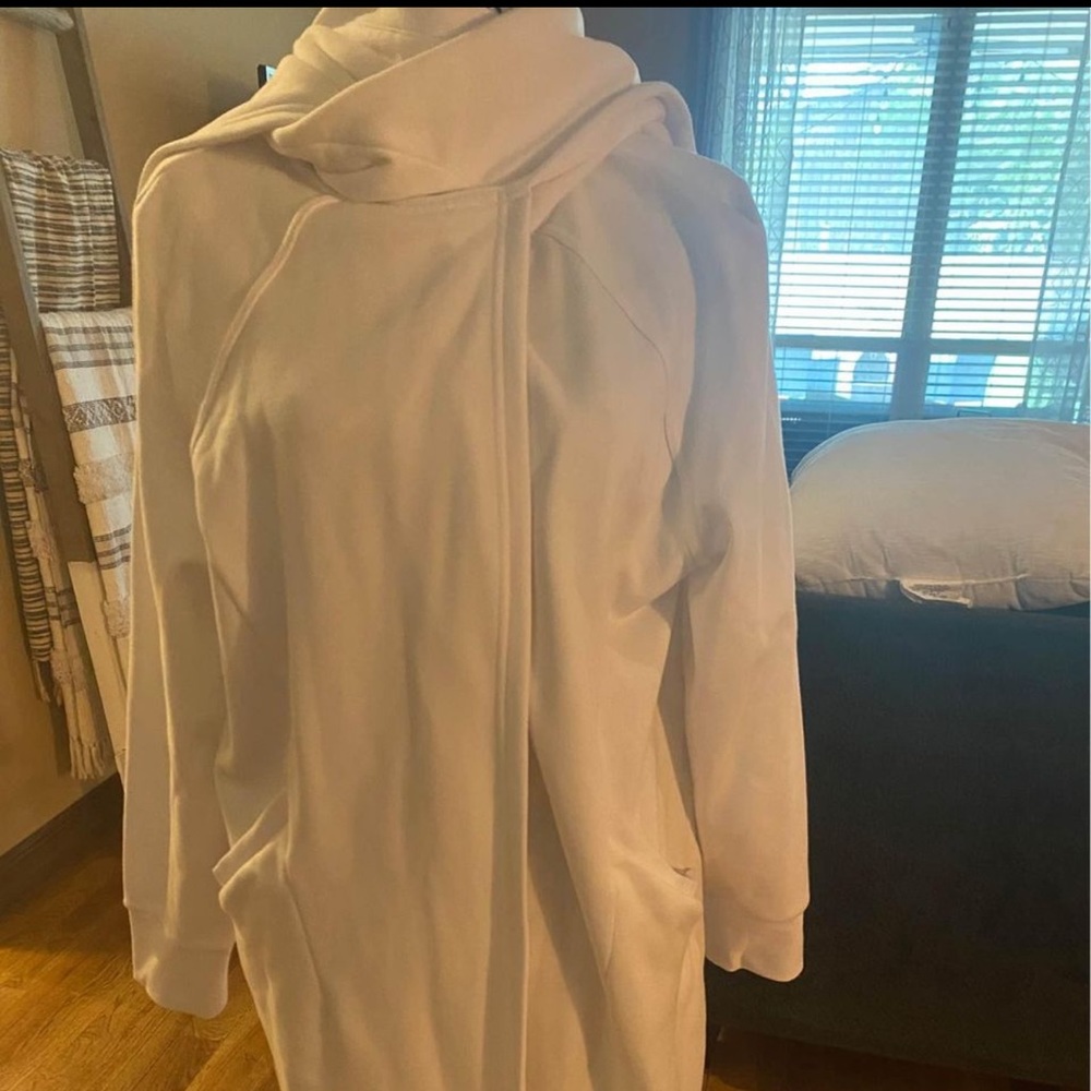 Fabletics Cardigan (built in scarf) sz small Never Worn